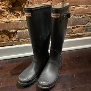 Hunter Tall Rainboots (Dark Grey, Size 8)